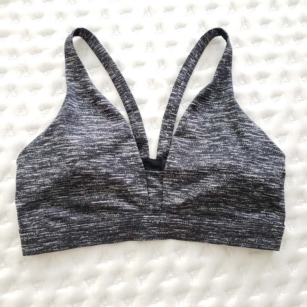 Victoria's Secret Sports Bra Size Medium